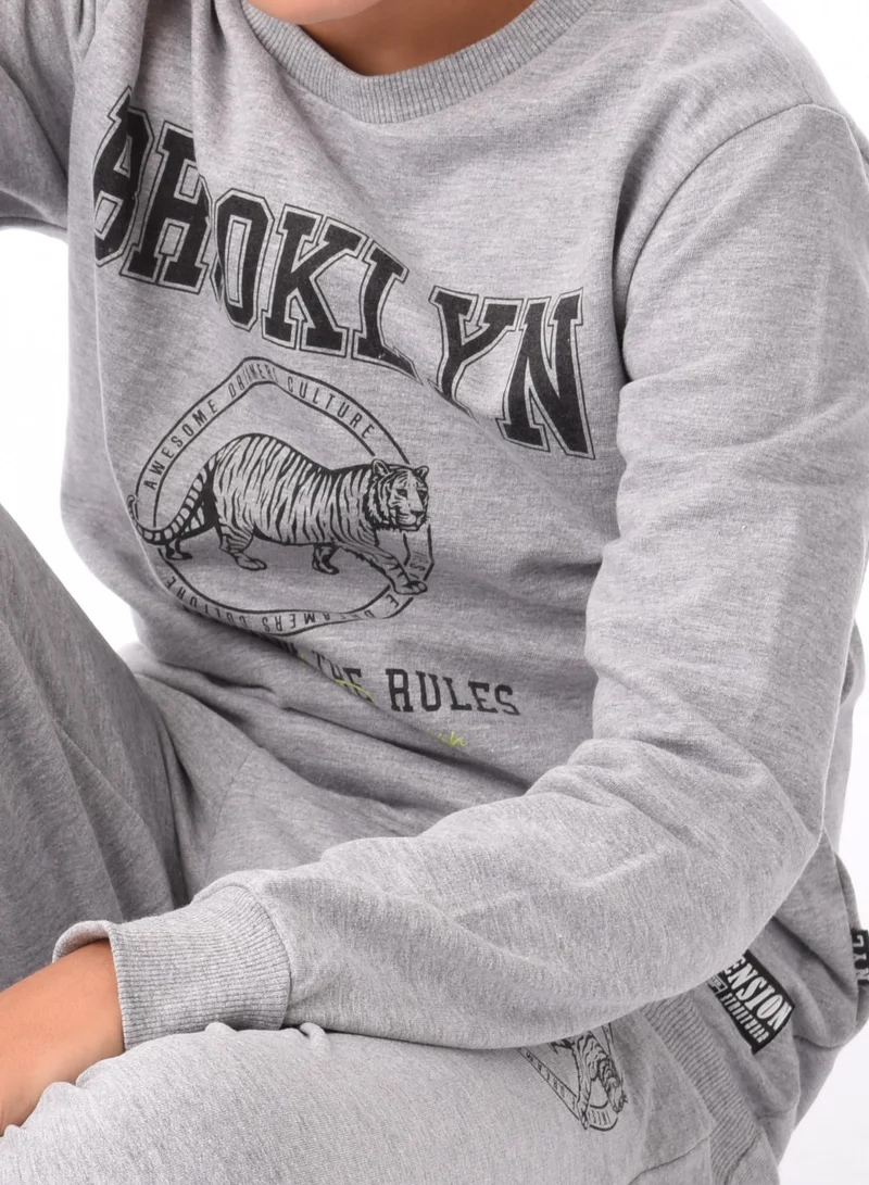 Sweatshirt
